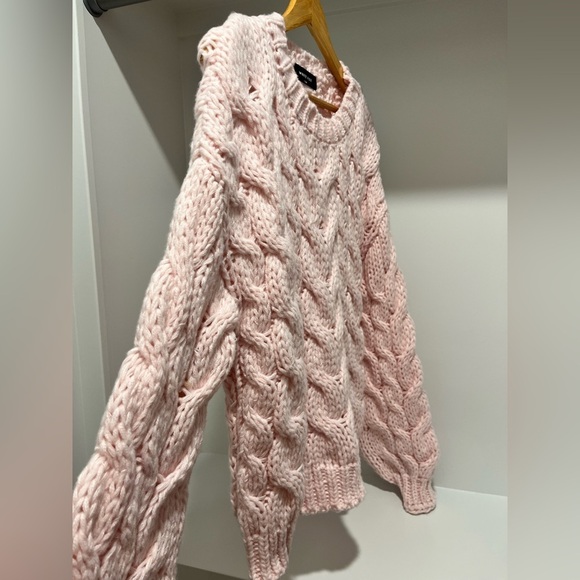 White Fox Boutique Real feelings oversized cable knit sweater baby pink S/M - Picture 6 of 10